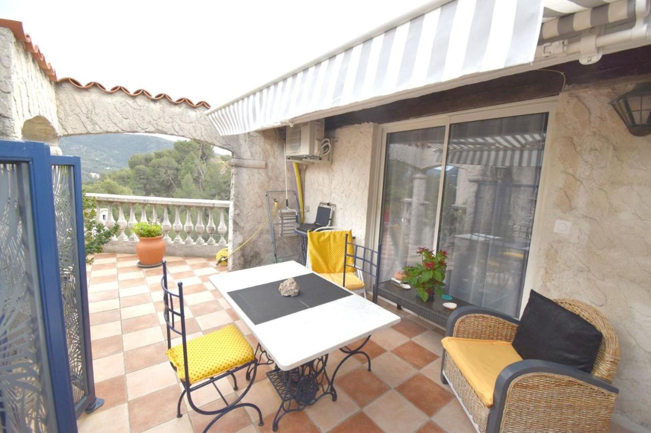 En Et Sa Terrasse Privée * La Trinité